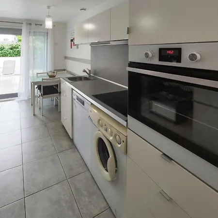 2 Bedroom Awesome In Marseillan (Herault)